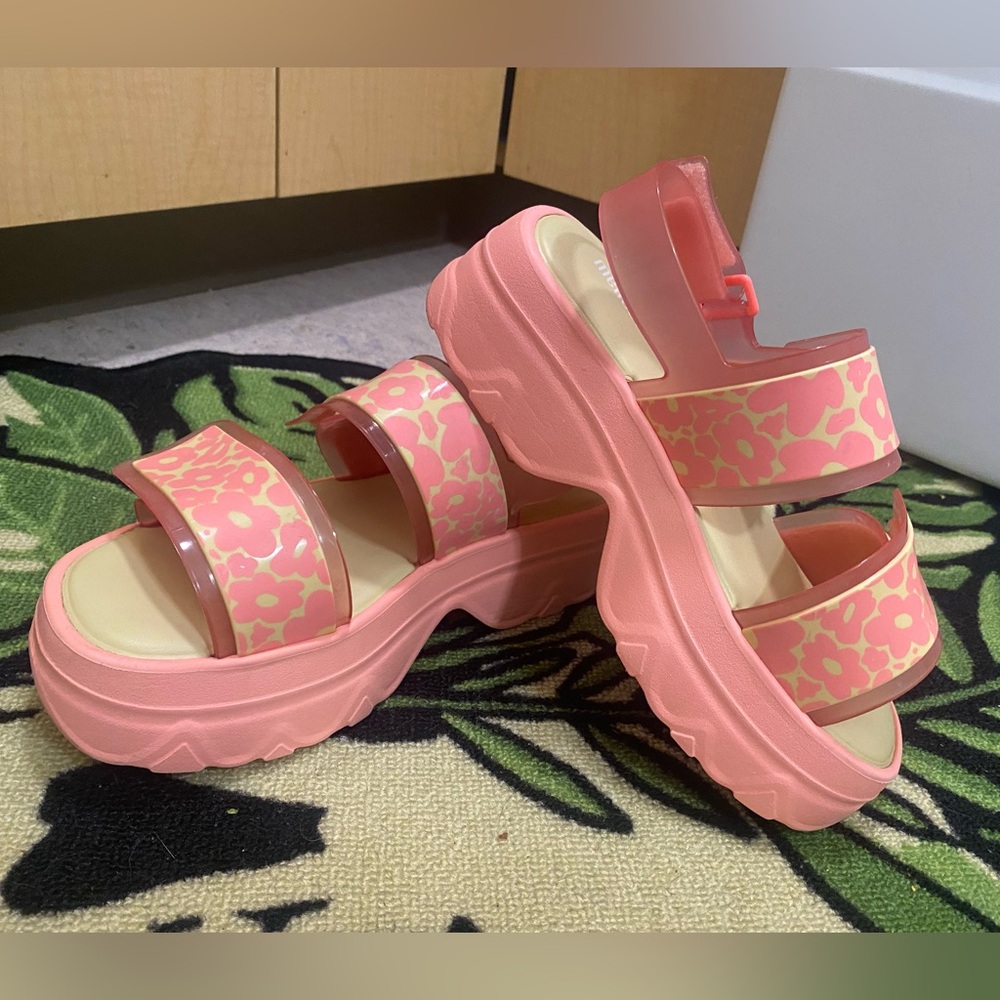 Size 6 Chunky/Platform Floral Melissa Sandals